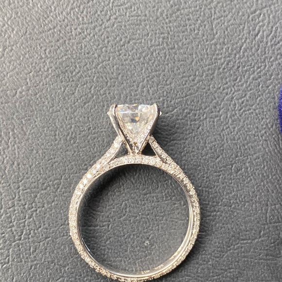 Moissanite diamond engagement ring 2 carats - Picture 8 of 11